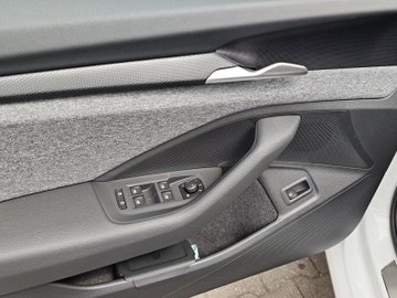 Superb Combi 1.5 TSI DSG iV DCC ACC AHK Massage – Bild 8