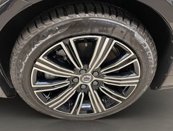 V60 Kombi T6 Twin Engine Ultra Dark Recharge ACC