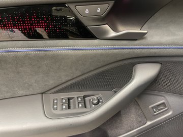 Passat Variant 2.0 TDI 4Motion R-Line DCC Pano – Bild 9