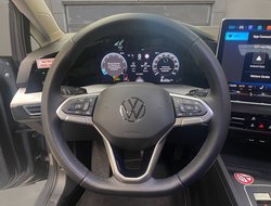 Golf VIII Variant 1.5 eTSI  W Life ACC AHK AUT
