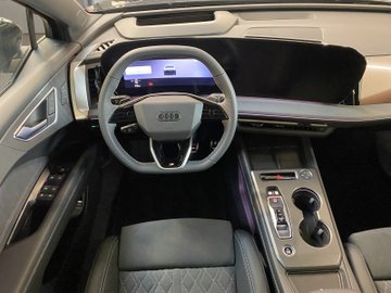 Q4 quattro  e-tron W Pano AHK AUT Navi Pano HUD – Bild 16
