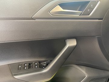 Polo VI 1.0 TSI R-Line R-Line IQLight ACC AUT LM – Bild 9