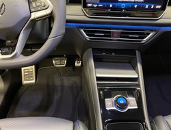 Tiguan R-Line 1.5 l eTSI OPF 7-Gang-DSG DCC Pano