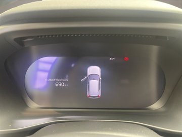XC40 B3 Core AUT Kam. Navi Virtual el.Heck LED – Bild 12