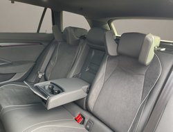 Superb Combi Sportline DCC Pano AHK Traveller