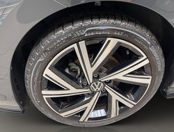 Golf VIII 1.5 eTSI R-Line R-Line AUT Sportp. LED