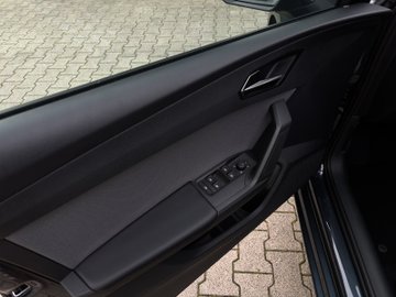 Leon Sportstourer 1.5 eTSI Road Edition AHK LM – Bild 9