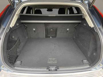 XC60 B4 (Diesel) Plus Bright ACC AHK AUT Kam. LM – Bild 16
