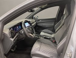 Golf VIII 2.0 TDI R-Line R-Line IQLight AUT Kam.