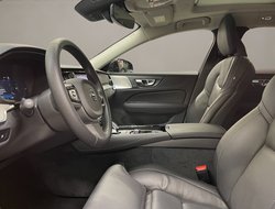 V60 Kombi T6 Twin Engine Ultra Dark Recharge ACC