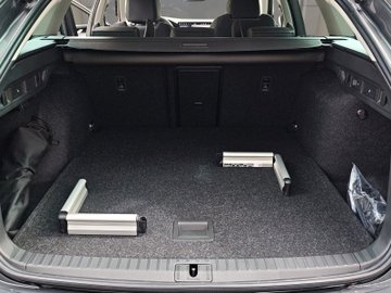 Octavia Combi 2.0 TDI DSG Tour ACC AHK Navi eHeck – Bild 15