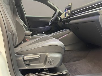 T-Roc 1.5 l eTSI OPF  DSG AHK Black Style – Bild 18