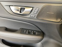 V60 Kombi T6 Twin Engine (E6e) Plus Dark