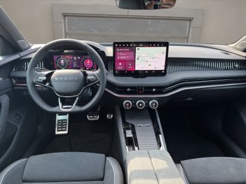 Superb Combi Sportline iV DCC Pano AHK Navi eHeck – Bild 8