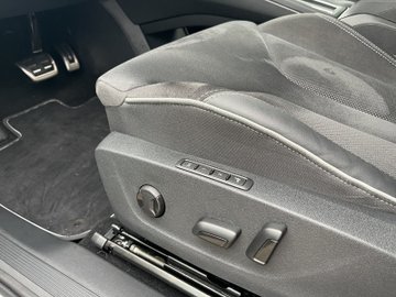 Elroq 85 iV Sportline ACC AHK Massage Navi eHeck – Bild 9