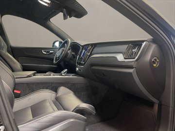 XC60 T8 PHEV R Design Plus Dark ACC AUT Kam. Navi – Bild 18
