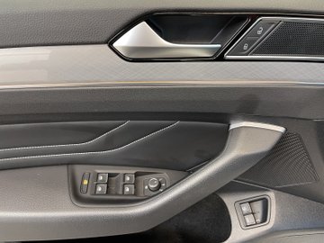 Passat Variant 1.4 TSI  GTE DCC R-Line IQLight – Bild 10