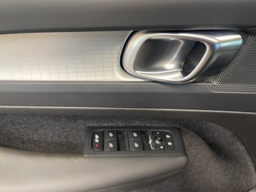 XC40 B3 Core AHK AUT Kam. Navi Standh. Virtual – Bild 9