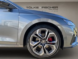 Octavia Combi 2.0 TDI RS DCC ACC AHK AUT Navi LM