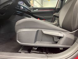 Golf VIII 1.5 eTSI Active ACC AHK AUT Kam. Navi