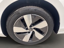 Passat Business 2.0 l TDI DSG DCC ACC AHK AUT LM