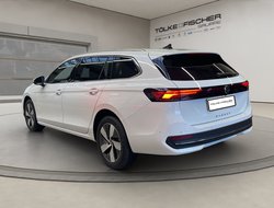 Passat Business 2.0 l TDI DSG DCC ACC AHK AUT LM