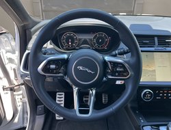 E-PACE D200 R-Dynamic Pano ACC AHK AUT Kam. Navi
