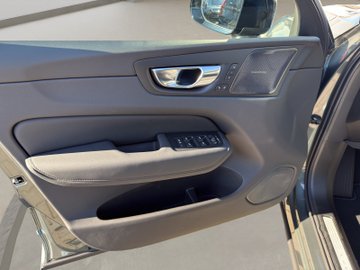 XC60 T8 AWD Plus Dark PHEV Gewerbe Aktion – Bild 9