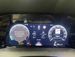 Golf R-Line 1.5 l eTSI OPF DSG R-Line ACC AUT LM