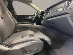 XC60 B5 (E6e) Ultra Dark ACC AHK AUT Kam. Leder