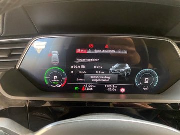 Q8 e-tron Sportback  50 quattro S-Line S-line LM – Bild 12