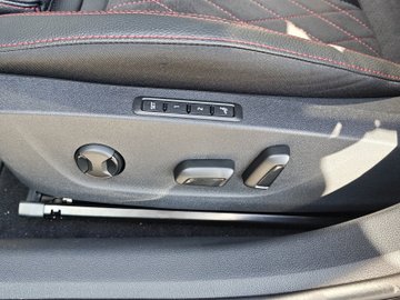 Octavia Combi 2.0 RS Pano AHK Navi 360 DCC StHz – Bild 9