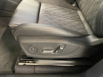 Q6 e-tron performance W S-Line business Pano ACC – Bild 10
