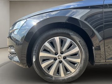 Superb Combi 2.0 TDI Style ACC AUT Navi Virtual – Bild 6