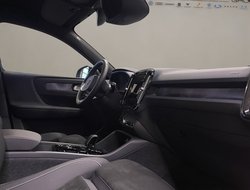 XC40 T4 Twin Engine PHEV Plus Dark Recharge AUT