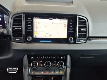 Karoq 1.5 TSI DSG Sportline DCC ACC AHK Navi – Bild 11