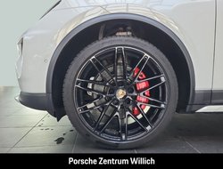 Macan 4S BOSE LED-Matrix Panorama Luftfederung