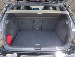 Golf VIII 1.5 eTSI R-Line R-Line IQLight ACC AHK