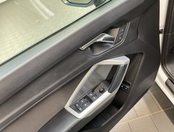 Q3 45 1.4 TFSI e Basis Pano AUT Kam. Navi Pano