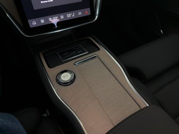 EX90 TwinMotor EXECUTIVE EDITION Pano|Bose|ACC|LM – Bild 13