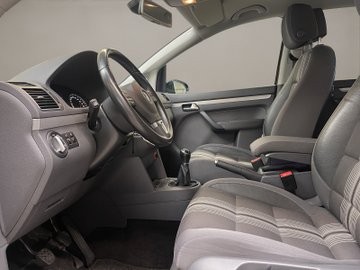Touran 1.6 TDI Match Navi KlimaA. LM PDC SHZ – Bild 9