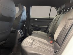 Golf VIII 2.0 TDI R-Line R-Line ACC AHK AUT Navi