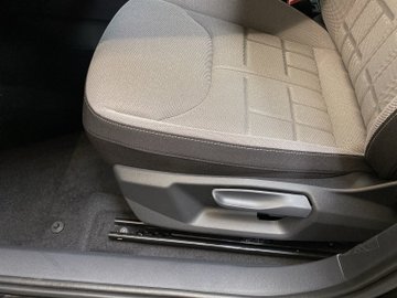 Arona 1.0 TSI 85 kW FR ACC AUT Kam. Navi Virtual – Bild 10