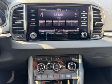 Karoq 2.0 TDI Balance ACC AHK Navi LED eHeck – Bild 11