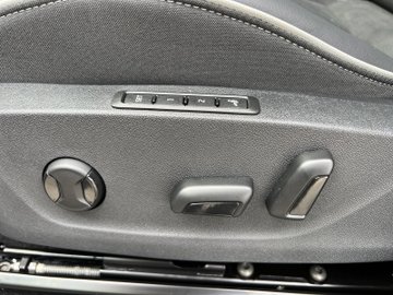 Elroq 85 x Sportline DCC ACC AHK Navi – Bild 9