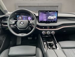 Superb Combi L&K DCC ACC AHK Pano Navi