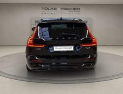 V60 Kombi T6 Twin Engine Ultra Dark Recharge ACC