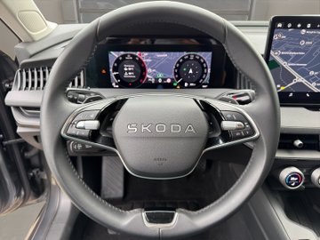 Superb Combi 2.0 TDI DSG Essence AHK Navi PDC RFK – Bild 9
