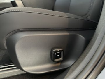 EX30 P8 AWD Electric Ultra Pano ACC AUT Navi LM – Bild 10