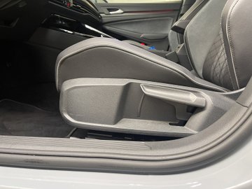 Golf VIII 2.0 TDI R-Line ACC AUT Kam. LED – Bild 10